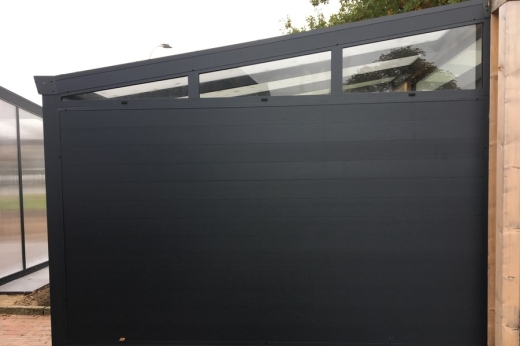 Seitenwand - Aluminium Planken mit Keilfenster - 450 cm